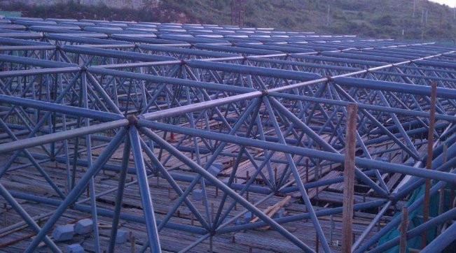 富锦概述网架加工中对钢材的质量的过细恳求
